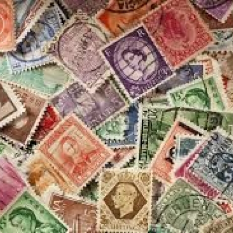 Les adhrents de Cercle de la Fontaine dargent et le groupe Philatlique Montluonnais