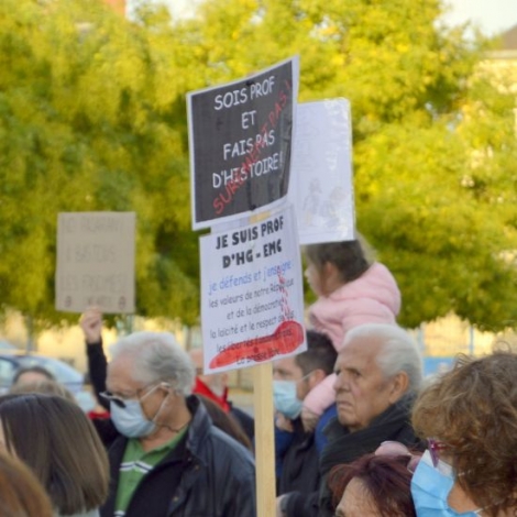 Rassemblement solidaire lundi soir  Montluon suite  l'assassinat d'un professeur  Arras