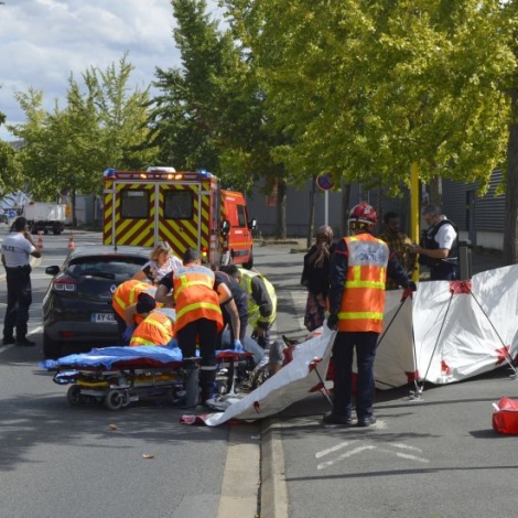 Une mre et son fils de 2 ans et demi renverss par une voiture  Montluon ce 18 septembre