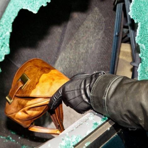 18 mois ferme pour un homme de 32 ans qui avait multipli les vols  Montluon