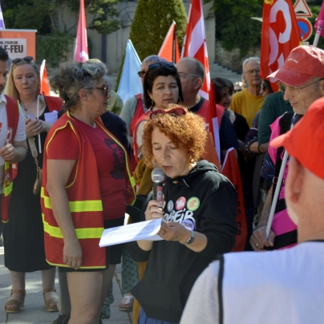 Cessez-le-feu, retraites, services publics...ce sont quelques unes des revendications autour desquelles 200 personnes taient rassembles pour le 1er mai  Montluon