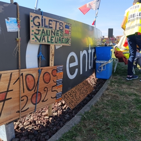 Des citoyens montluonnais en colre contre la politique du gouvernement organisent ce lundi soir un pot de dpart pour Franois Bayrou