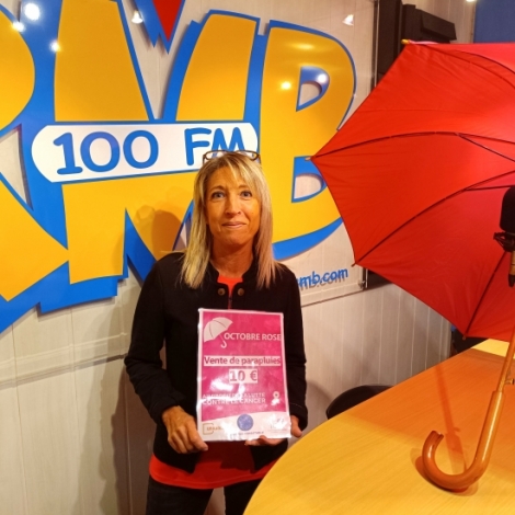 L'association Combat'Nelle a de nouveau dploy ses parapluies roses au profit de la recherche contre le cancer