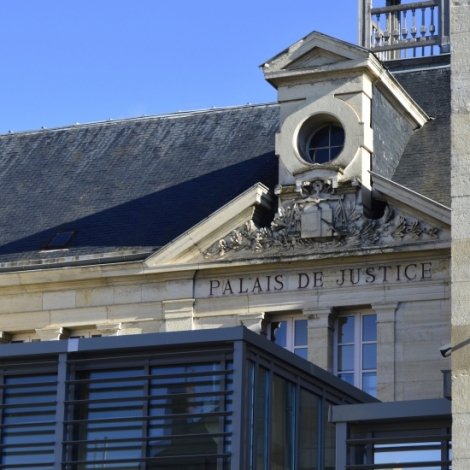 L'homme de 44 ans qui avait fonc sur des gendarmes avec une fourche  Hyds a t condamn hier au tribunal