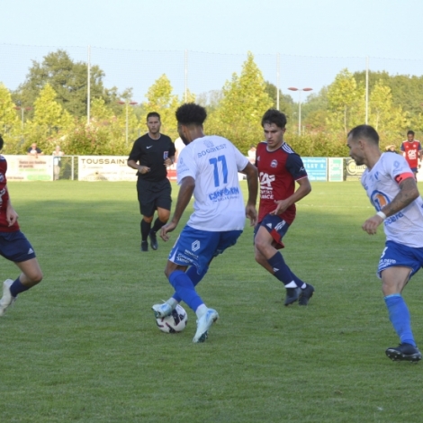 Les footballeurs domratois et montluonnais ont repris le championnat de R1