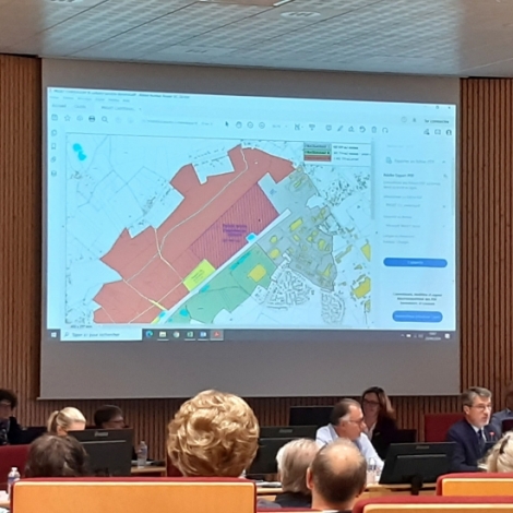 Montluon Communaut va crer une grande zone d'activit  Chteaugay pour y faire venir une entreprise de dveloppement durable ou de recyclage