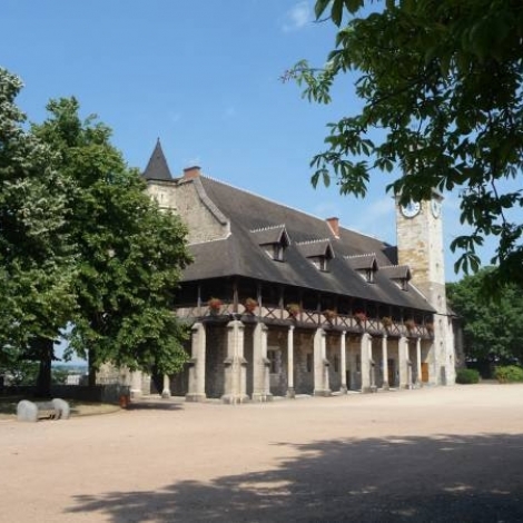 Prsentation des amnagements prvus pour l'esplanade du Chteau des Ducs de Bourbon de Montluon