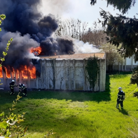 Retour sur cet incendie qui a dtruit une partie des locaux de l'Atelier de Pnlope ce mardi 1er avril