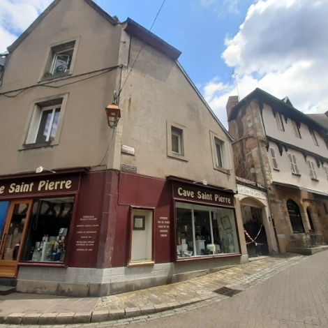 Une semaine aprs l'effondrement dans le vieux Montluon des incertitudes et inquitudes pour des habitants